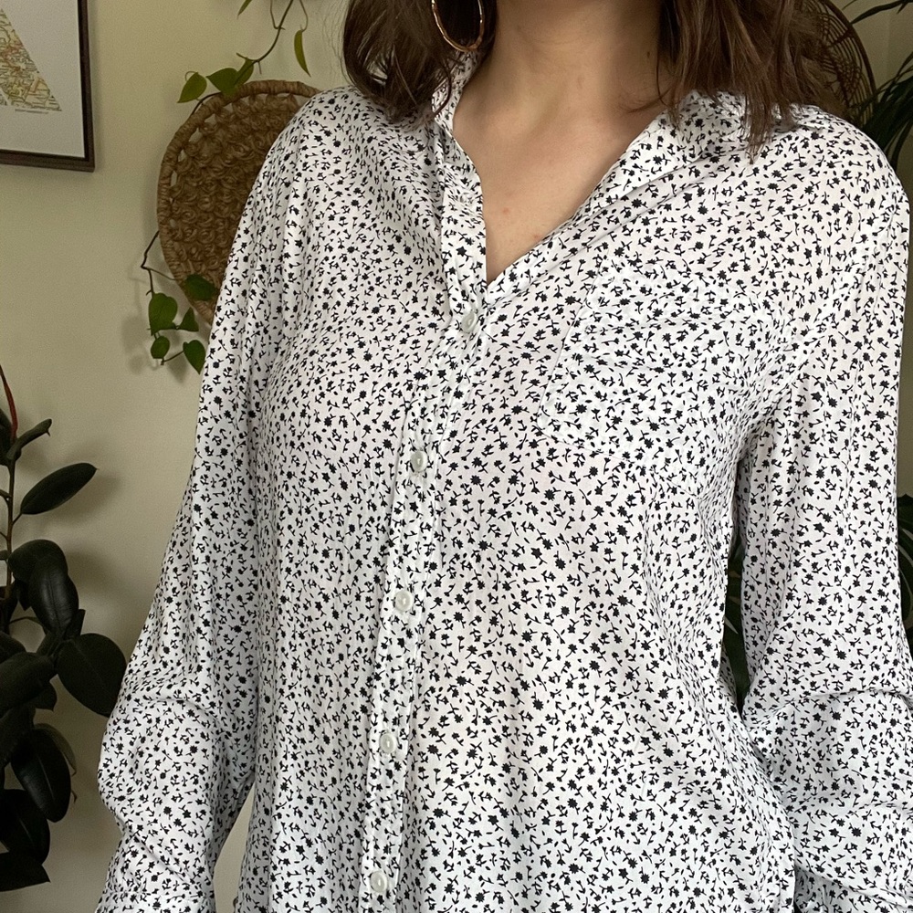 Navy blue/white Floral Blouse